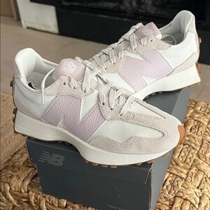 New Balance Women's 327 sneakers. Cream and Pink